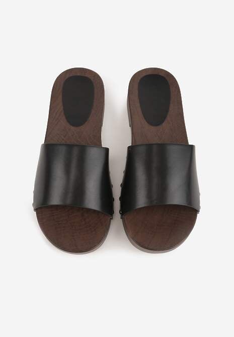 Czarne Klapki Ozdobione po Bokach Nitami Neameronei 6