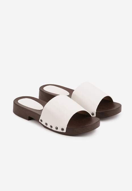 Białe Klapki Ozdobione po Bokach Nitami Neameronei 5