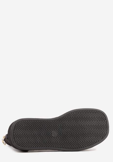 Czarne Sandały Typu Botki Ozdobione Metaliczną Klamrą z Przodu Adrasaia 7