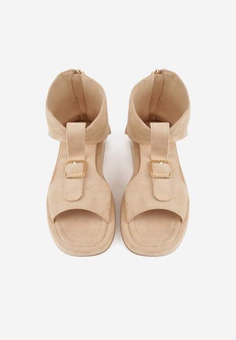 Beżowe Sandały Typu Botki Ozdobione Metaliczną Klamrą z Przodu Adrasaia 6