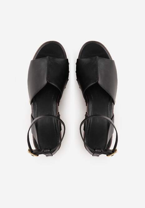 Czarne Sandały na Platformie i Koturnie z Nitami po Bokach Zaehesh 6