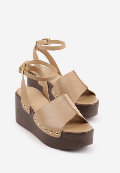 Ciemnobeżowe Sandały na Platformie i Koturnie z Nitami po Bokach Zaehesh 5