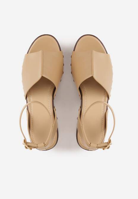 Ciemnobeżowe Sandały na Platformie i Koturnie z Nitami po Bokach Zaehesh 6