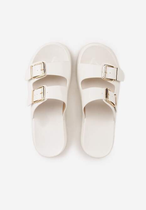 Białe Klapki na Platformie Ozdobione Metalicznymi Klamrami Galisiphe 6