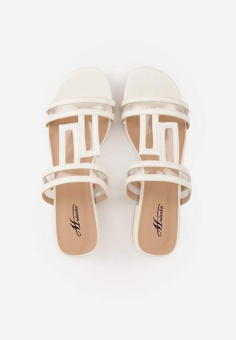 Białe Klapki Ozdobione Geometrycznym Motywem Nysathei 6