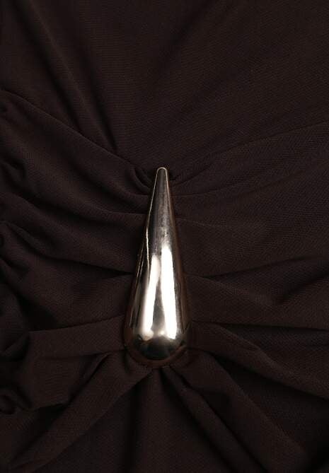 Brązowa Elegancka Sukienka Bodycon Zdobiona Marszczeniem i Aplikacjami Paphypso 6