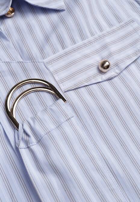 Niebieska Koszulowa Sukienka z Bawełny z Paskiem w Stylu Soft Utility Effiara 6