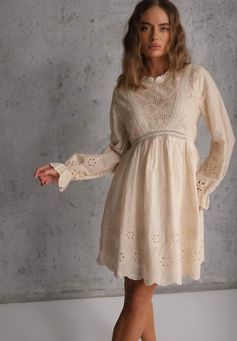 Beżowa Rustykalna Sukienka z Bawełną Zdobiona Haftem i Ażurowymi Wycięciami Winlith