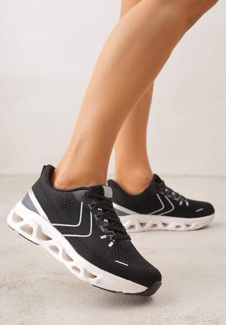 Czarne Siateczkowe Buty Sportowe na Podeszwie z Otworami Quilvia