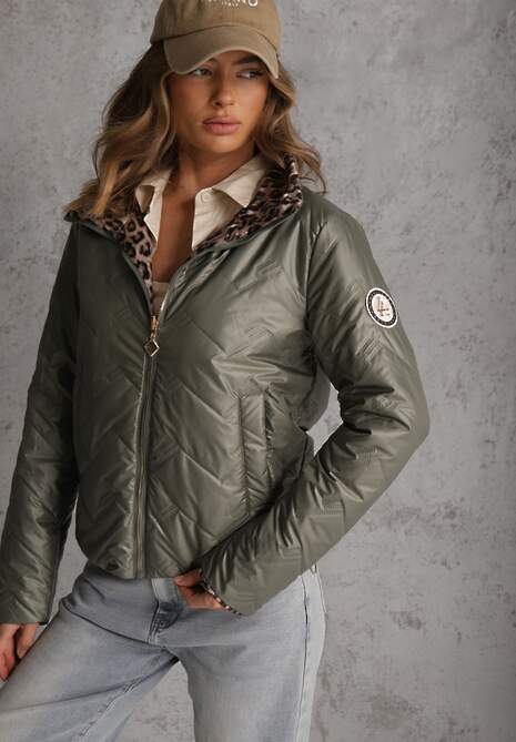 Zielona Pikowana Kurtka Dwustronna z Motywem Panterki i Naszywką Damike