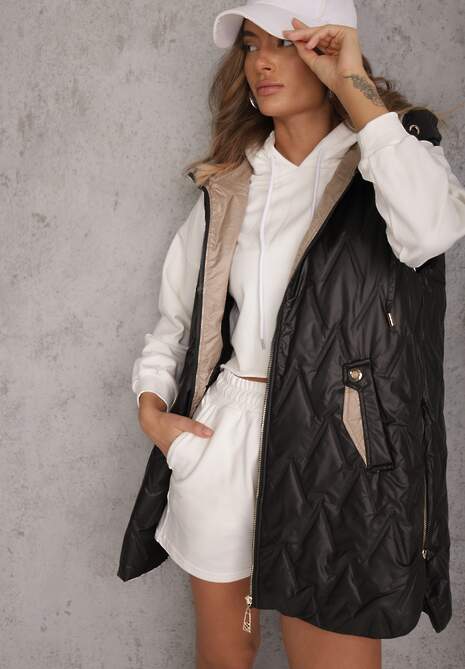 Czarna Długa Pikowana Kamizelka z Kapturem i Ozdobną Naszywką Mentape 4