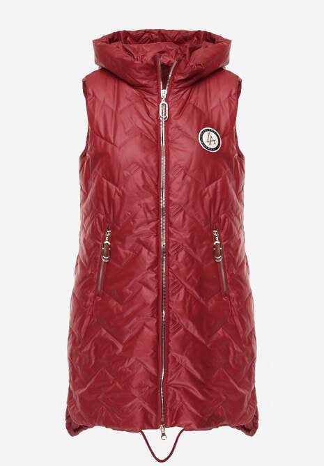 Czerwona Długa Pikowana Kamizelka z Kapturem i Ozdobną Naszywką Mentape 6