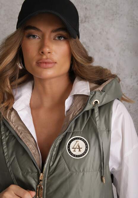 Zielona Długa Kamizelka Pikowana z Nieodpinanym Kapturem Ozdobiona Naszywką Kasseda 5