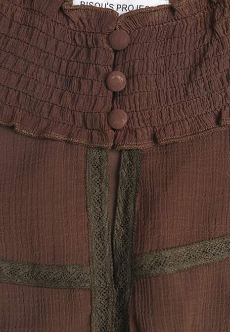 Brązowa Sukienka Boho z Paskiem Guzikami i Falbanami Nevinete 6