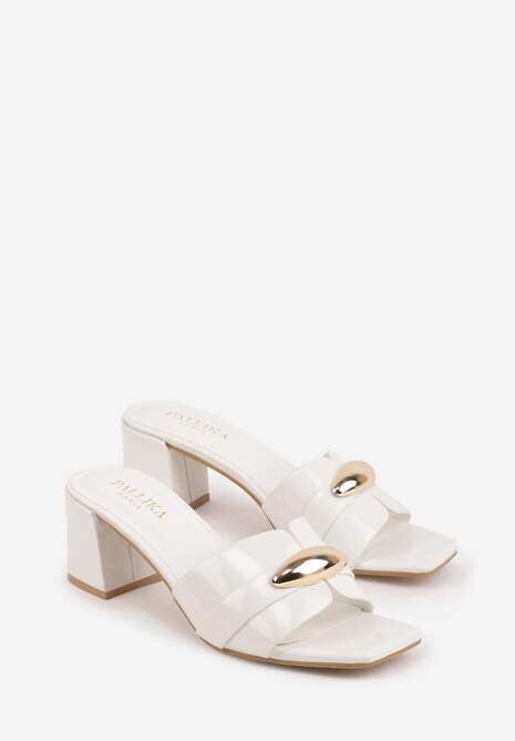 Białe Klapki na Słupku w Eleganckim Stylu Zdobione Podłużną Aplikacją Achythia 5