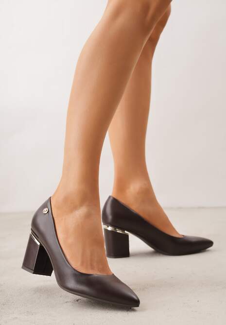 Brązowe Czółenka na Słupku z Wkładką ze Skóry Naturalnej i Metaliczną Aplikacją Nevas