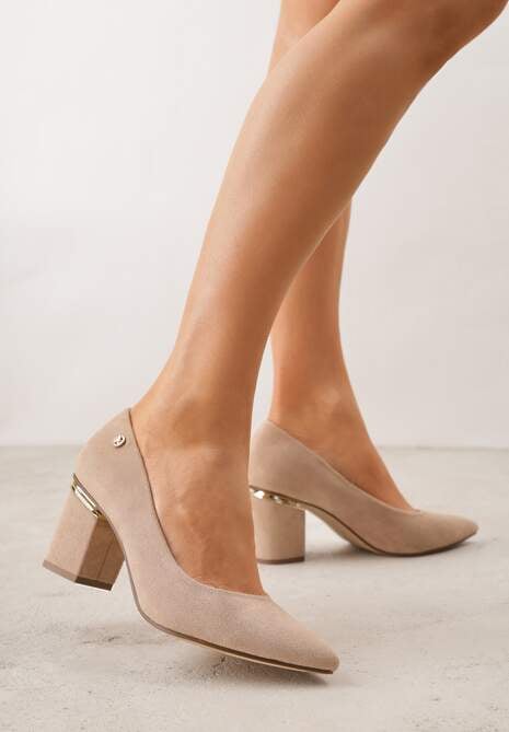 Ciemnobeżowe Czółenka na Słupku z Wkładką ze Skóry Naturalnej i  Metaliczną Ozdobą Dynaste