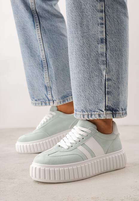 Zielone Sneakersy na Tłoczonej Platformie Ozdobione Dwoma Paskami Hesaia