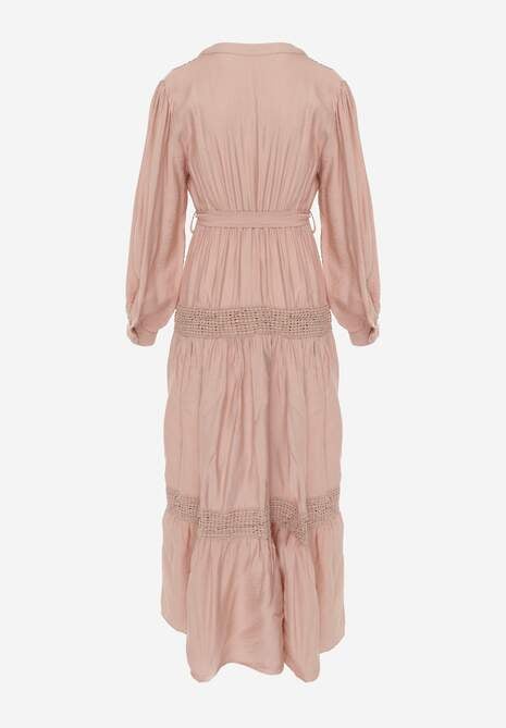 Jasnoróżowa Wiskozowa Sukienka o Rozkloszowanym Kroju z Wiązanym Paskiem i Koronką Reisavien 7