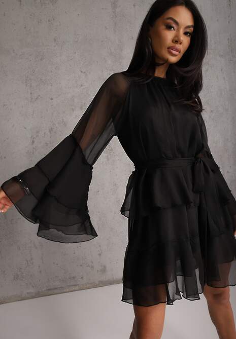 Czarna Eteryczna Sukienka z Falbanami i Wiązanym Paskiem w Talii Rivania 4