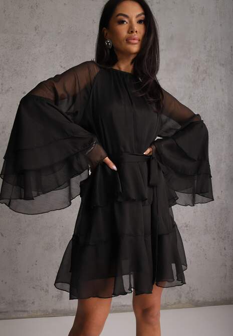 Czarna Eteryczna Sukienka z Falbanami i Wiązanym Paskiem w Talii Rivania