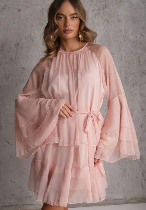 Różowa Eteryczna Sukienka z Falbanami i Wiązanym Paskiem w Talii Rivania