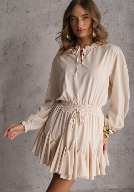 Beżowa Sukienka z Wiskozą o Rozkloszowanym Kroju z Falbankami i Wiązaniem Meriianes
