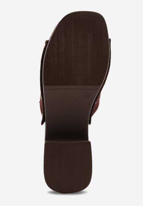 Brązowe Klapki w Stylu Drewniaków z Nitami na Klockowym Obcasie Junikofa 7