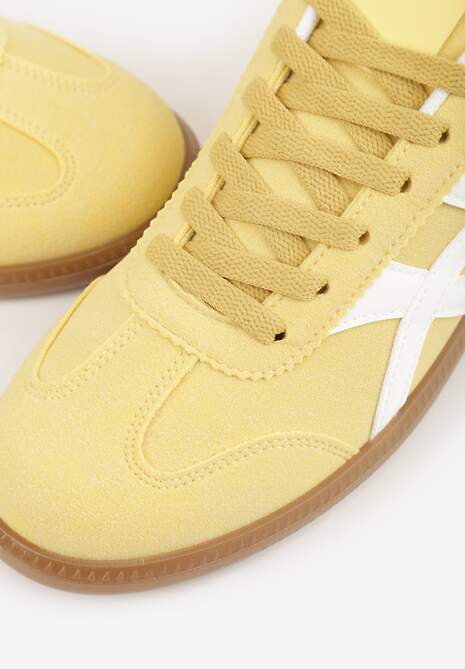 Żółte Sneakersy w Stylu Tenisówek Ozdobione Geometrycznymi Paskami Zitora