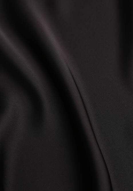 Czarna Koktajlowa Spódnica z Satyny o Rozkloszowanym Kroju Zinnivira 6
