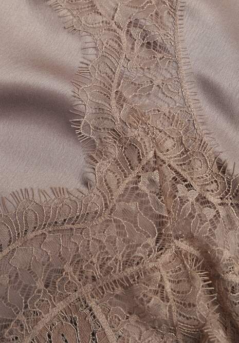 Beżowa Satynowa Spódnica Ozdobiona Rozcięciem na Nogę i Koronką Saviraet 6