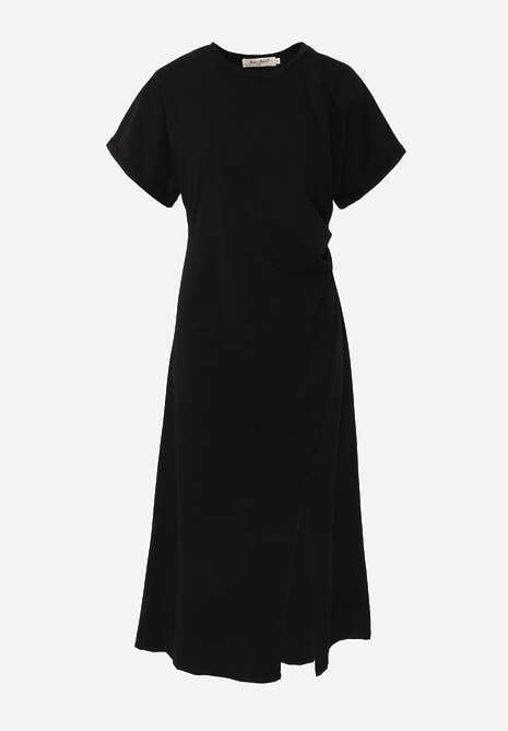 Czarna Rozkloszowana Sukienka Zdobiona Drapowaniem w Talii i Rozcięciem Uziola 6