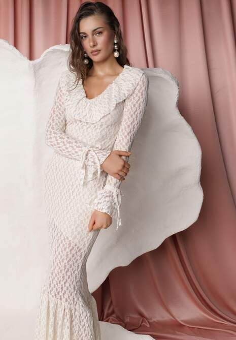 Beżowa Wieczorowa Sukienka z Koronki Zdobiona Falbanami Lunetra