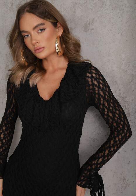 Czarna Wieczorowa Sukienka z Koronki Zdobiona Falbanami Lunetra 5