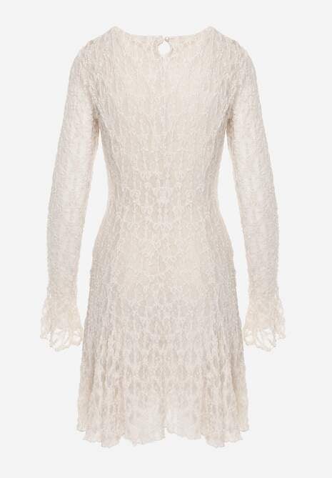 Beżowa Sukienka z Koronki Ozdobiona Rozkloszowanymi Rękawami Cinalata 7