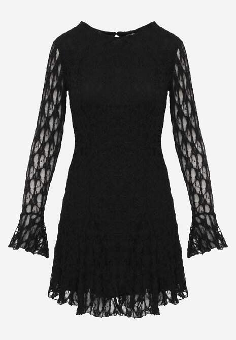 Czarna Sukienka z Koronki Ozdobiona Rozkloszowanymi Rękawami Cinalata 6