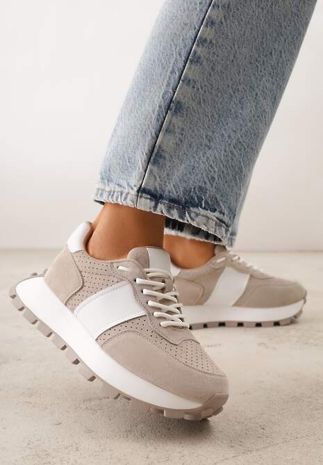 Beżowe Zamszowe Sneakersy na Podeszwie Chunky z Perforowaną Cholewką Cezarlina