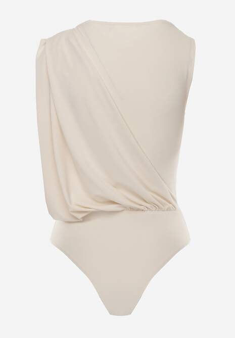 Beżowe Body z Dekoltem Łódka Zdobione Marszczeniem i Aplikacją na Ramieniu Havrina 7