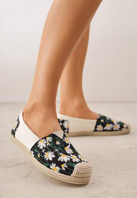 Czarne Espadryle Ozdobione Kwiatowym Haftem i Plecionką Kiranth