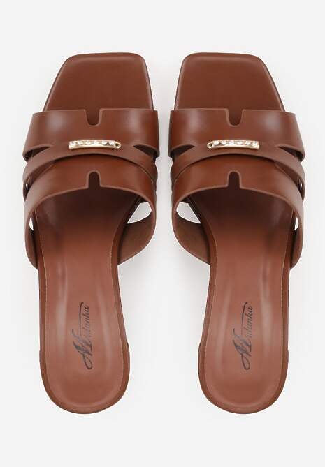 Brązowe Klapki na Słupku z Kwadratowym Noskiem i Ozdobnymi Wycięciami Daerika 6