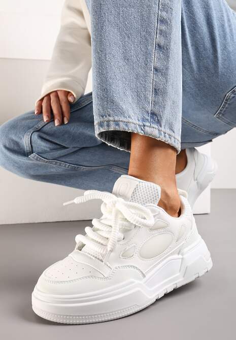 Białe Sneakersy na Niskiej Platformie z Grubymi Sznurowadłami Odellia