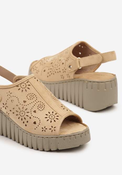 Ciemnobeżowe Ażurowe Sandały Vices na Koturnie Saronia 6