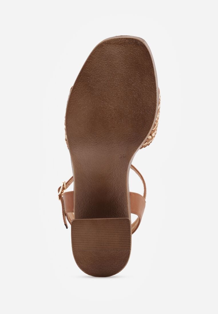 Ciemnobeżowe Plecione Sandały VICES na Słupku Stylizowanym na Drewniany Chasine 7