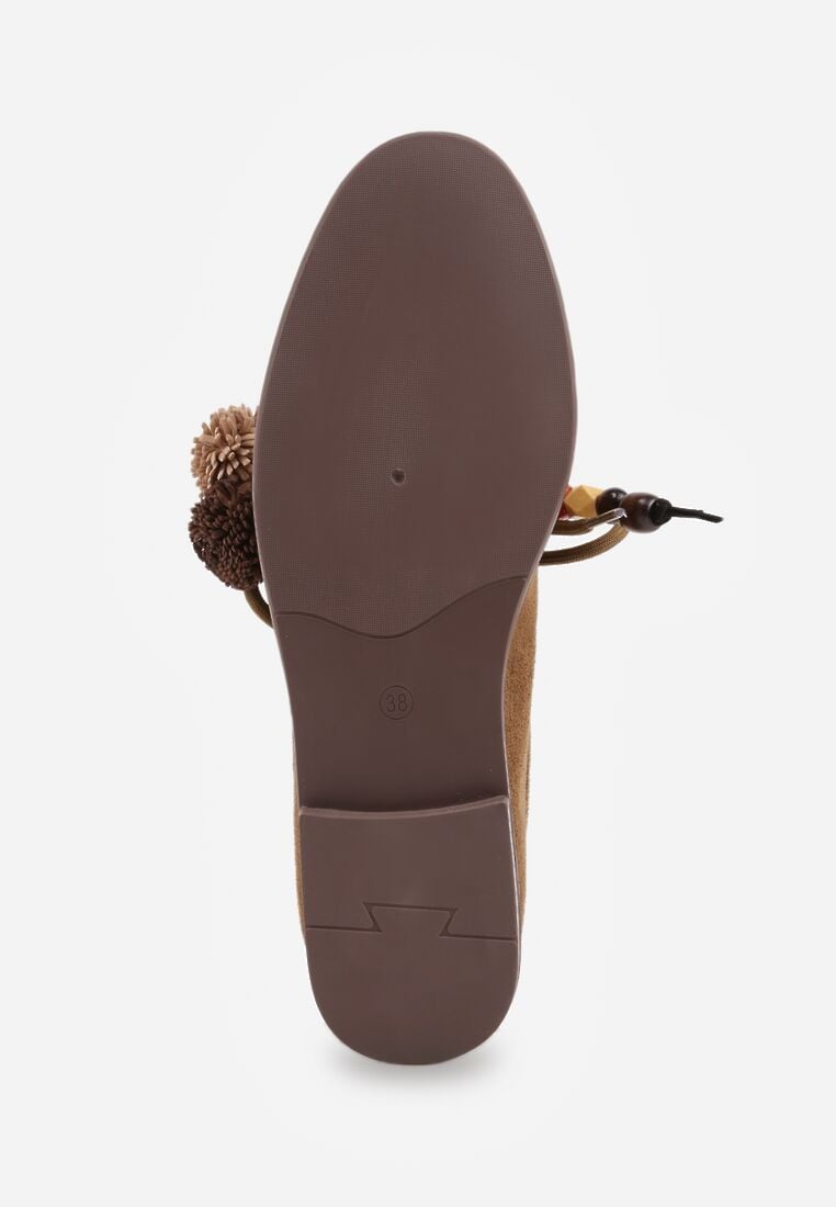 Ciemnobeżowe Mokasyny VICES ze Skórzaną Wkładką i Pomponami Loraerin 7