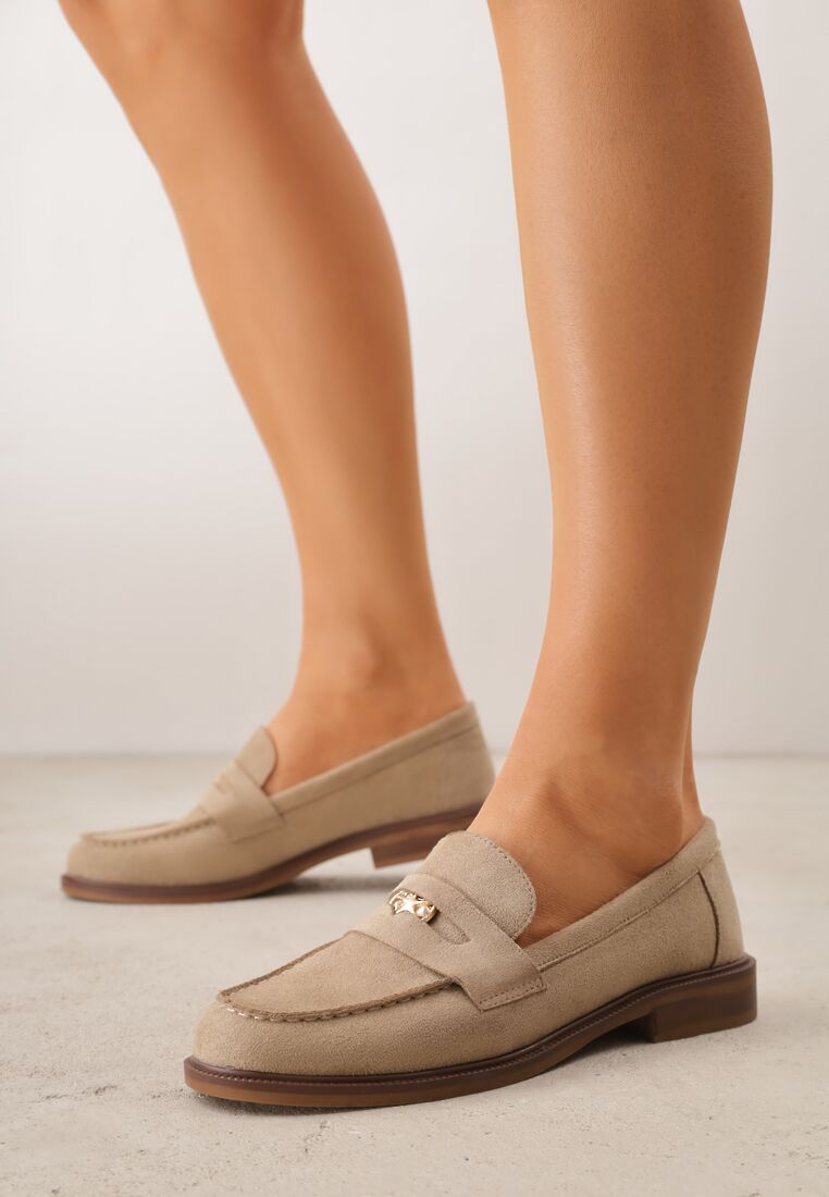 Beżowe Mokasyny VICES ze Skórzaną Wkładką i Metaliczną Ozdobą Sereisana