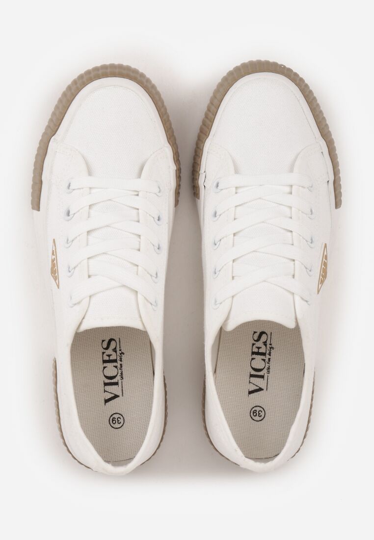 Biało-Beżowe Trampki VICES na Żłobionej Platformie Zdobione Trójkątną Aplikacją Lorerina 6