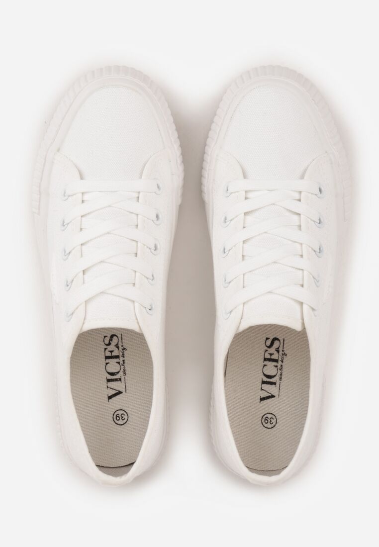 Białe Trampki VICES na Żłobionej Platformie Zdobione Trójkątną Aplikacją Lorerina 6