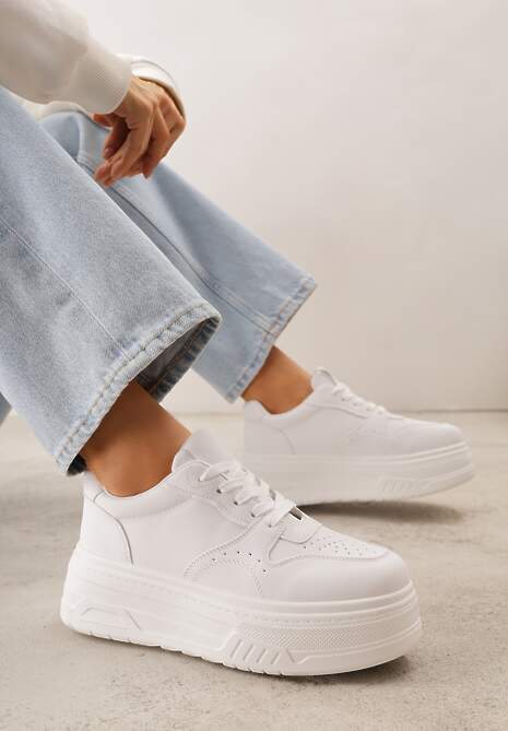 Białe Sneakersy VICES na Grubej Podeszwie Zdobione Perforacją przy Nosku Riosina