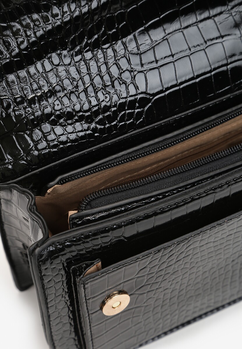 Czarna Lakierowana Torebka z Tłoczeniem Krokodylej Skóry na Łańcuszku Azza 3
