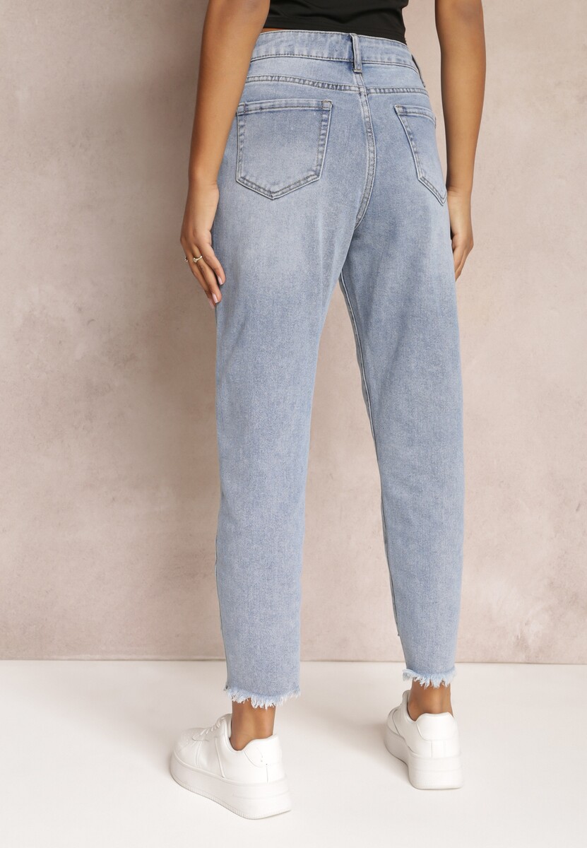 Niebieskie Jeansy o Fasonie Mom Fit z Przetarciami na Krawędzi Nogawek Feliva 3